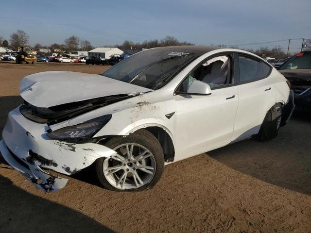 7SAYGDEE7PF618831 - 2023 Tesla MODEL Y